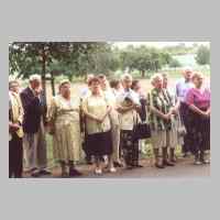59-09-1116 4. Kirchspieltreffen 2001. Bei den Feierlichkeiten am Gedenkstein.JPG